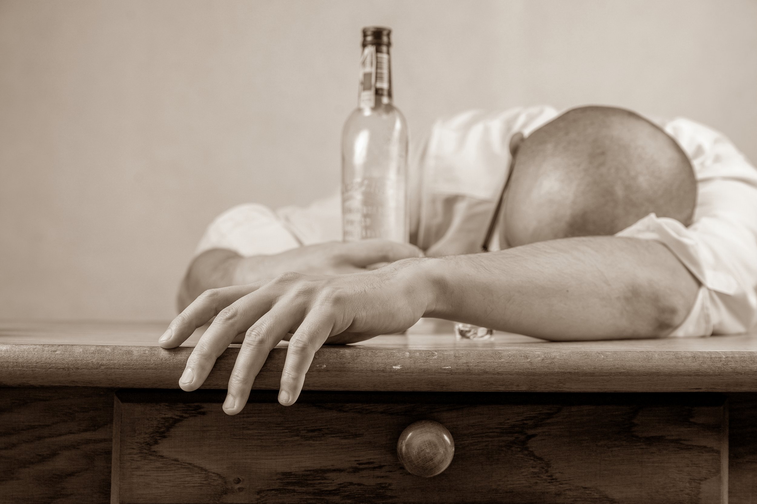 alcohol-alcoholic-drunk-52507.jpg