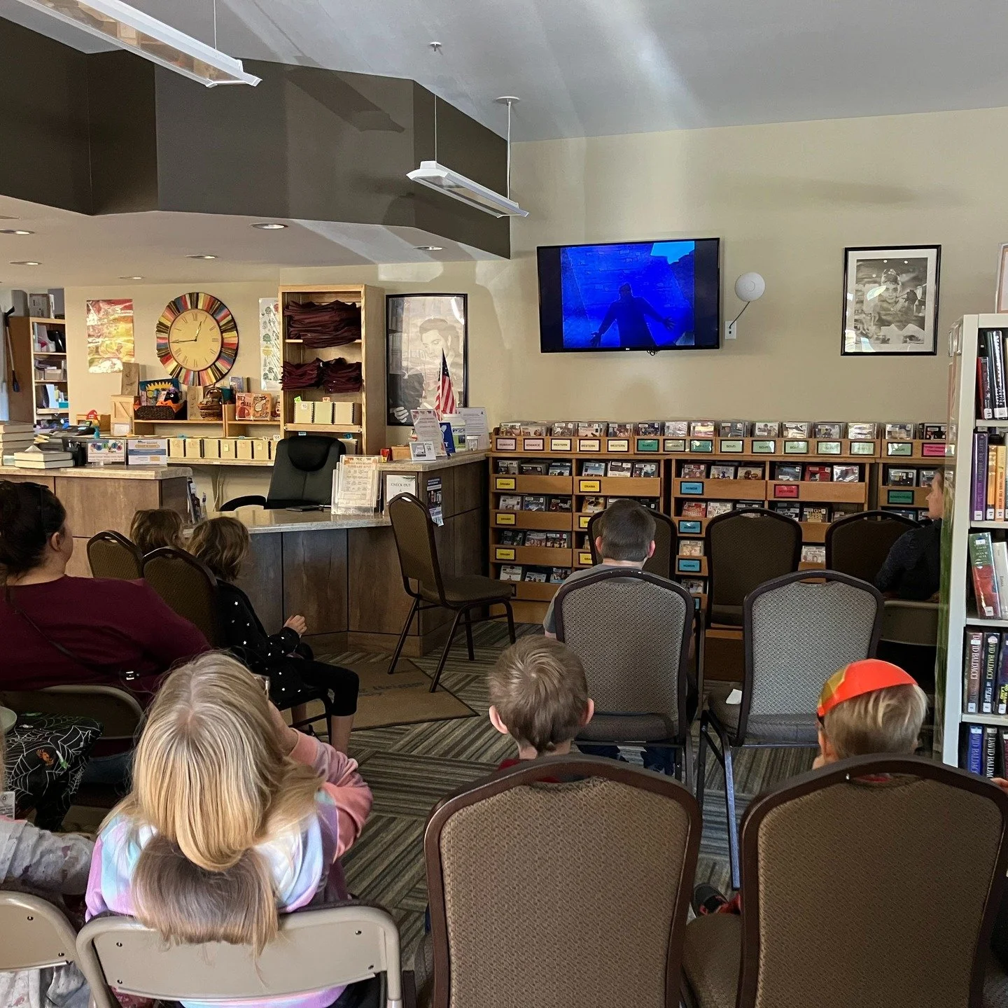 Thank you to everyone who came to our movie and pumpkin painting last Saturday! We had over 30 people in attendance!

For anyone who left their pumpkin behind to dry, please be sure to pick it up by Friday 10/31!