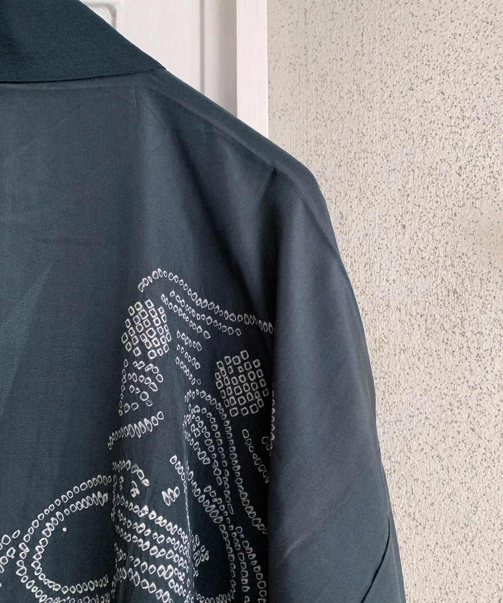 Mellem lang kimono_ shibori detaljer3.jpg