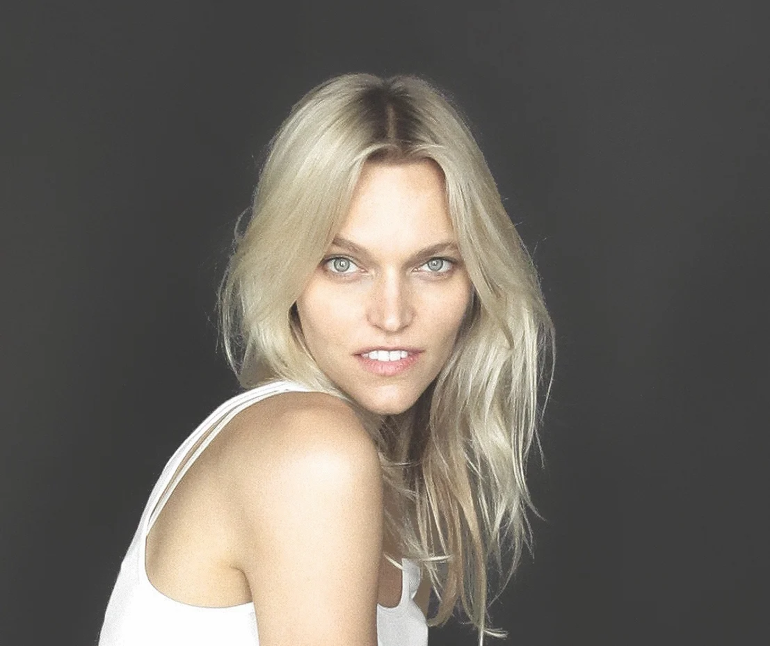 SARAH DEANNA , bestselling author of Supermodel You