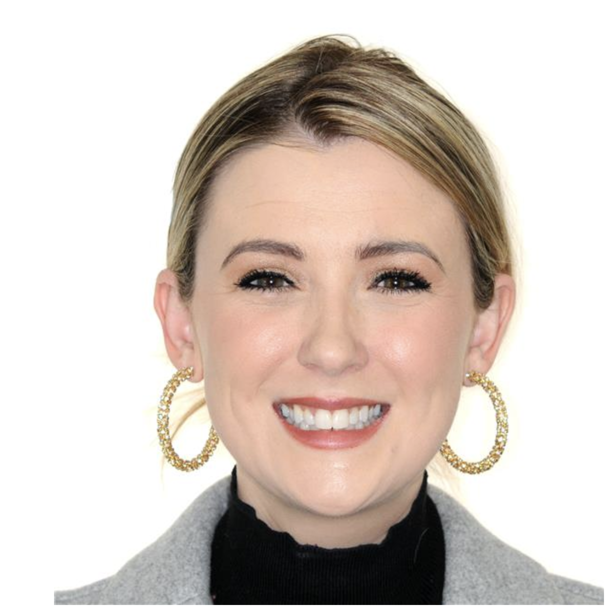 Do you Smile with your Mouth Closed? Here's What this Reveals About You