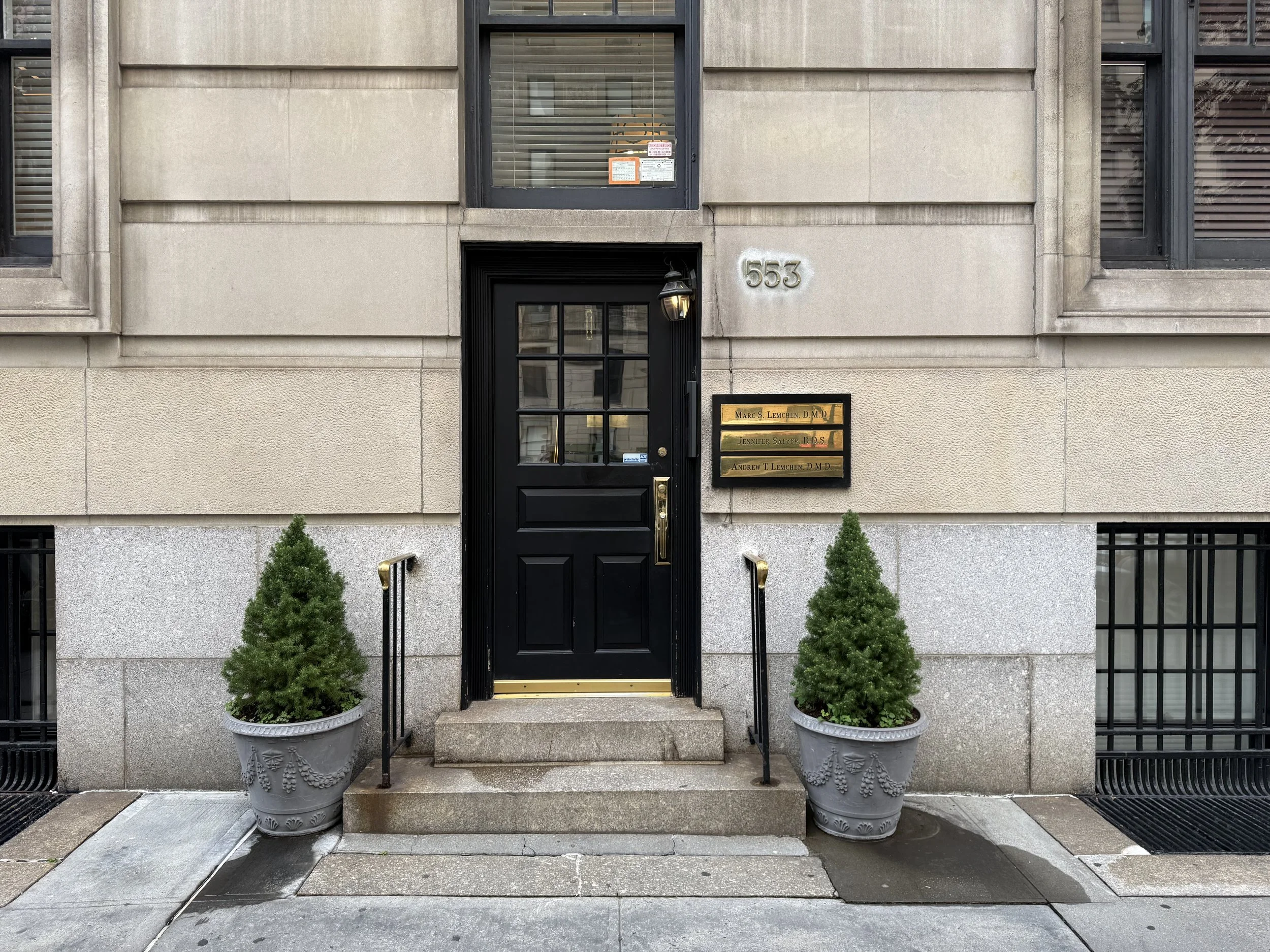 lemchen-salzer-orthodontics-upper-east-side-entrance..jpeg