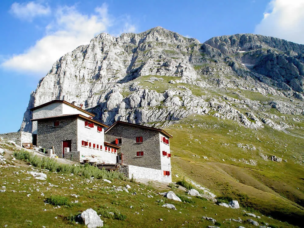 mountain-hut.jpg