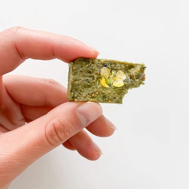 ⧊ healthy food for your sacred temple ~ collab @matcha.iro ~ jour 5 (3/3)

recette de ces petites merveilles:
&bull; mixer ensemble deux poign&eacute;es de figues s&eacute;ch&eacute;es + de noix de cajou pr&eacute;alablement tremp&eacute;es dans de l