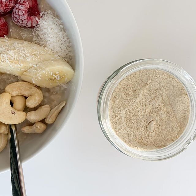 ⟡ rituals + adapt

comme en parle la marque @theadeptist, le shatavari regorge de qualit&eacute;s li&eacute;es &agrave; la vibration yin - douce et apaisante. en consommer avant d&rsquo;aller dormir dans un lait v&eacute;g&eacute;tal apporte r&eacute