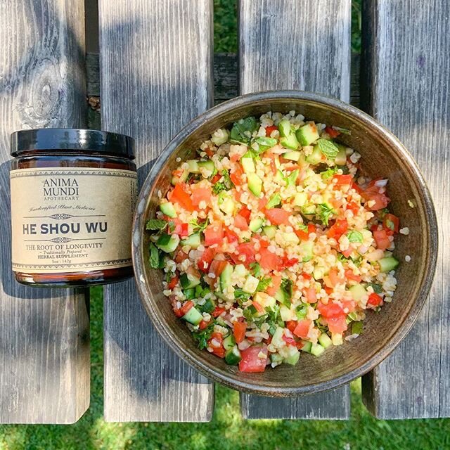 ⧊ healthy food for your sacred temple | herbal lunch

minimaliste x d&eacute;licieux

comme je vous en parlais en story, je commence une petite semaine de rituels alimentaires + lifestyle. en bonne vata, j&rsquo;ai besoin de manger r&eacute;guli&egra