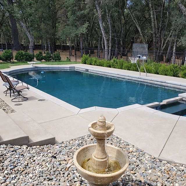 Nice day today. Even a couple clouds to block the 🌞 .
.
.
#poolfitpoolservice #poolservice #poolguy #cameronpark #shinglesprings #placerville #eldoradohills#swimmingpools #backyard_dreams