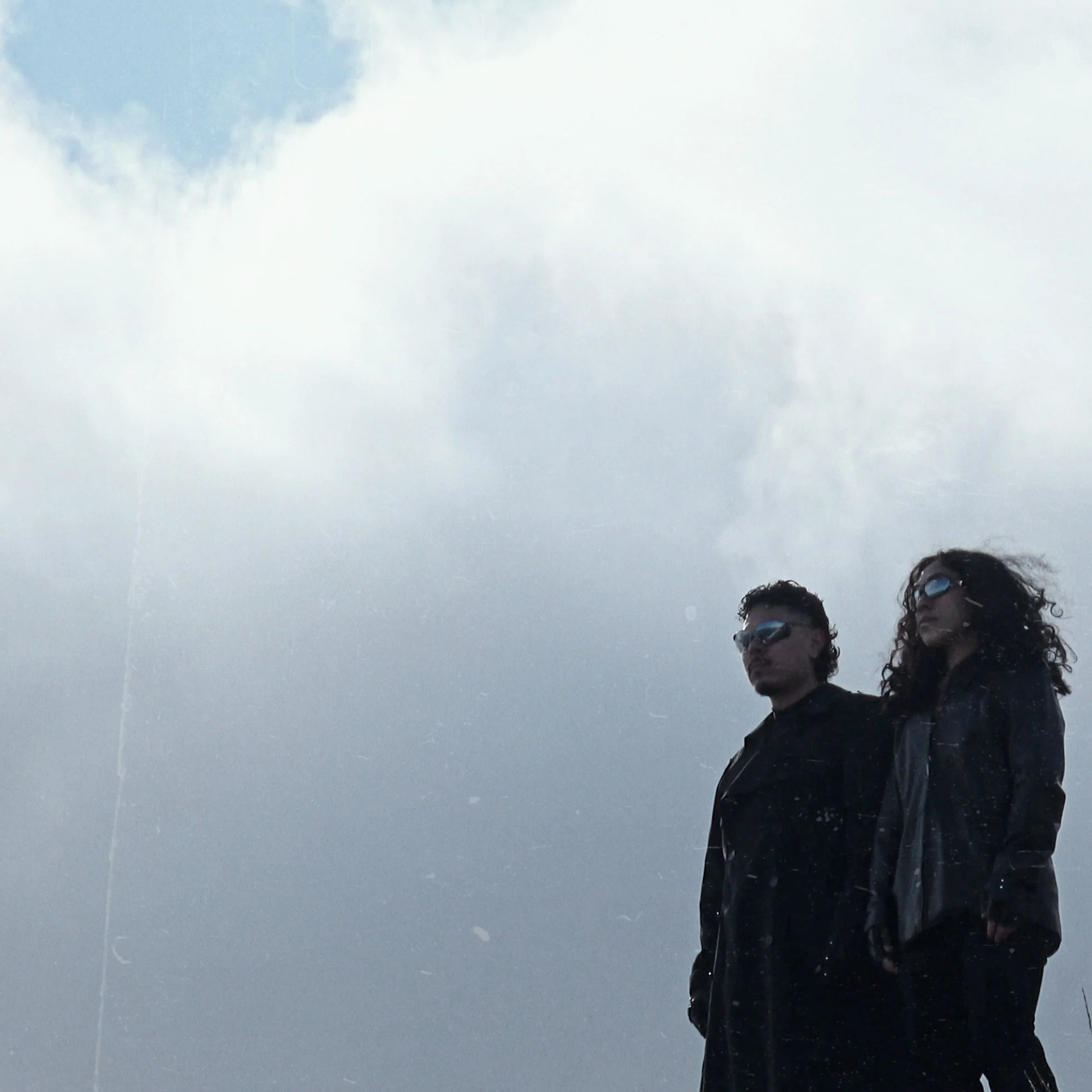 VAMPIRO FT. OLIVIA PABLO - Perfect Runaway