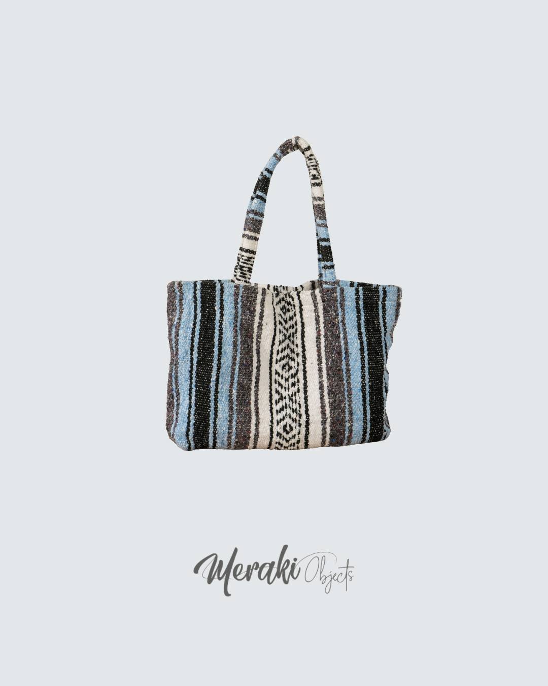 Unveil the essence of Mexican craftsmanship with our handcrafted bag. Simple in design yet rich in cultural heritage, it's the perfect embodiment of elegance and tradition. Elevate your gifting experience with a touch of Mexican flair. ✨ #MexicanCraf