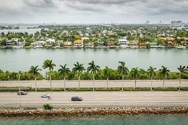 After a brief stop in Miami to collect provisions and fuel, the Atlantic Crossing of Death can finally begin! 😅 We will (might) arrive in Southampton on the 28th! 😃 It hasn't started well though.  The weather is pretty terrible and the crew bars ar