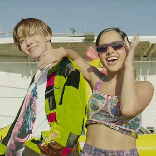 How do Hoseok and Becky G connect?