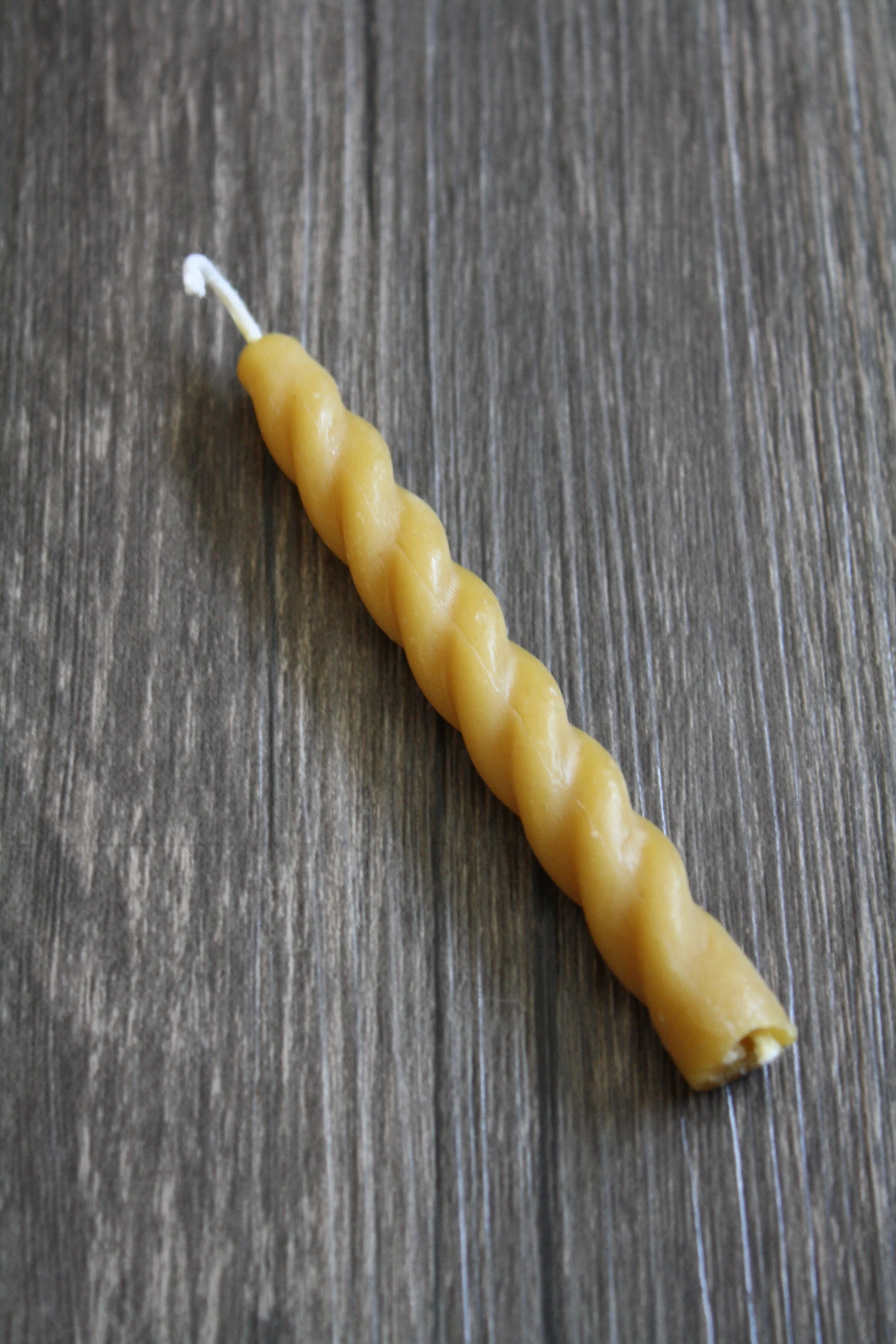 Small Spiral Taper Candle