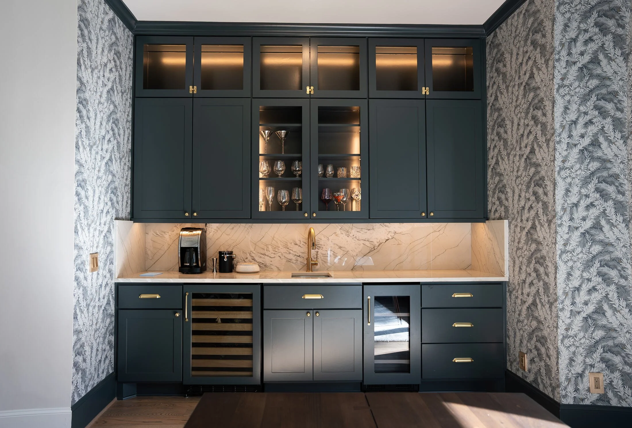 AlyssaMarieFilms - CustomCarpentrybyCarlos - Home Wine Bar - 02.jpg
