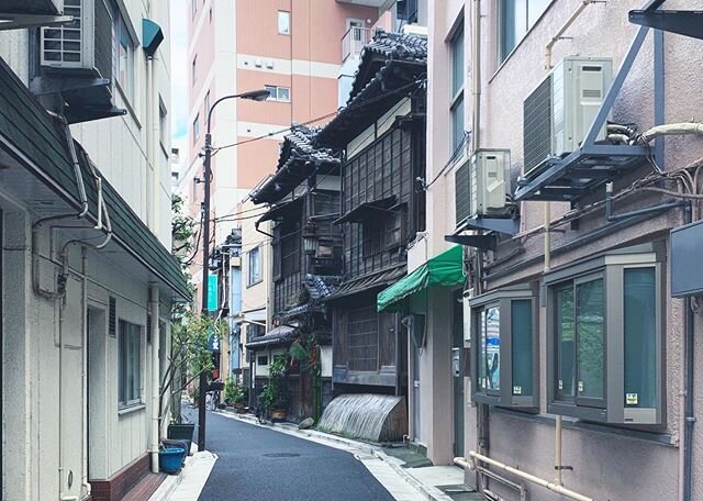 Manga scene coming alive in Tokyo streets 👘 
#marsrock #marsrocklifestyle #marsrock_lifestyle &mdash;&mdash;&mdash;&mdash;&mdash;&mdash;&mdash;&mdash;&mdash;&mdash;&mdash;&mdash;&mdash;&mdash;&mdash;&mdash;&mdash;&mdash; #ginzastreet #ginzatokyo #to