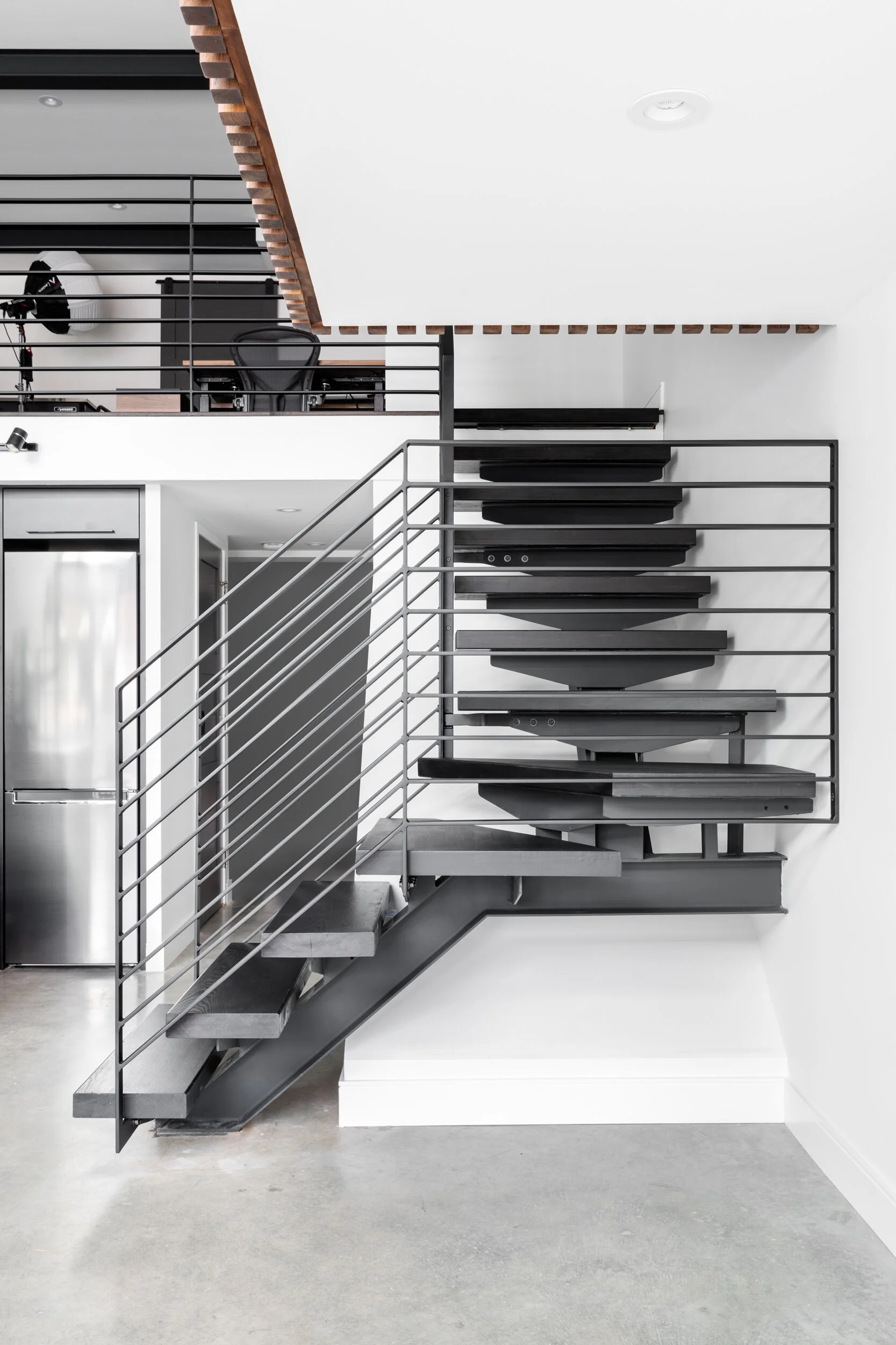 FREEMAN FABRICATION - Custom Fabrication & Furniture Design