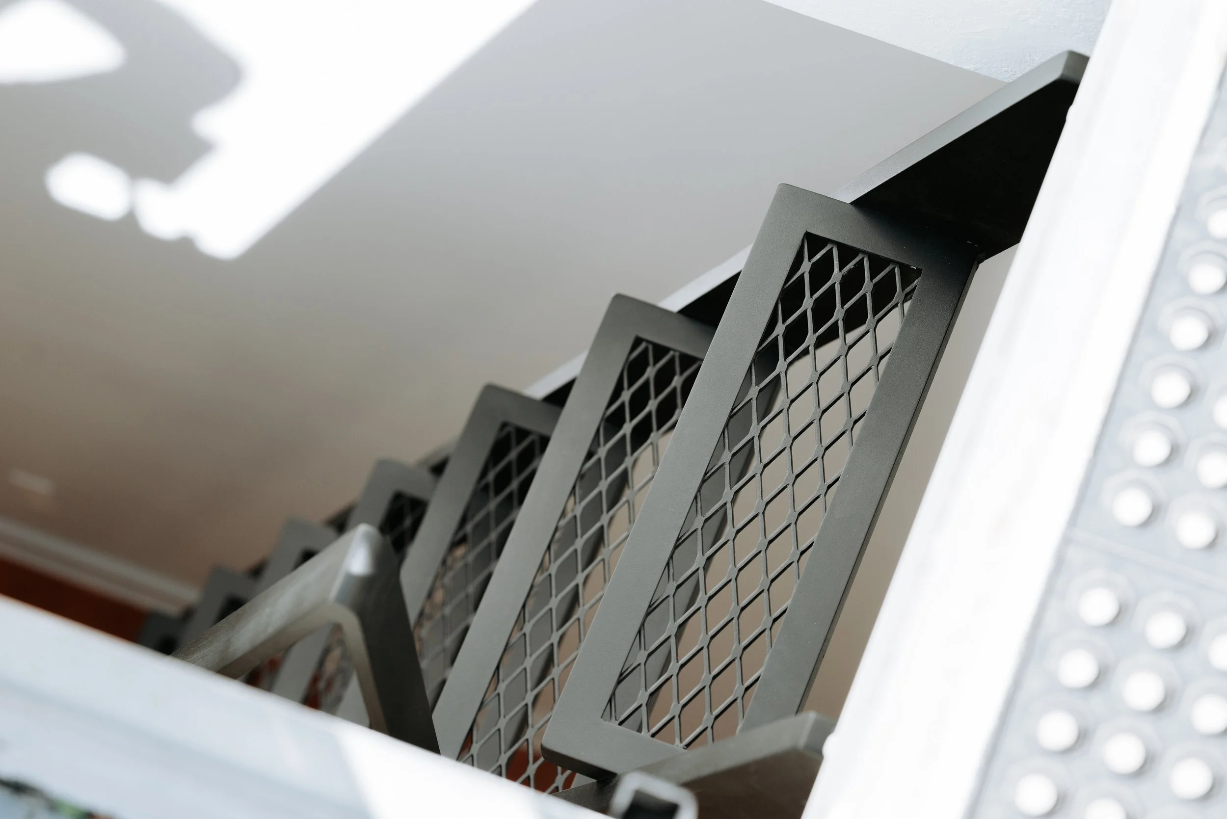 FREEMAN FABRICATION - Custom Fabrication & Furniture Design
