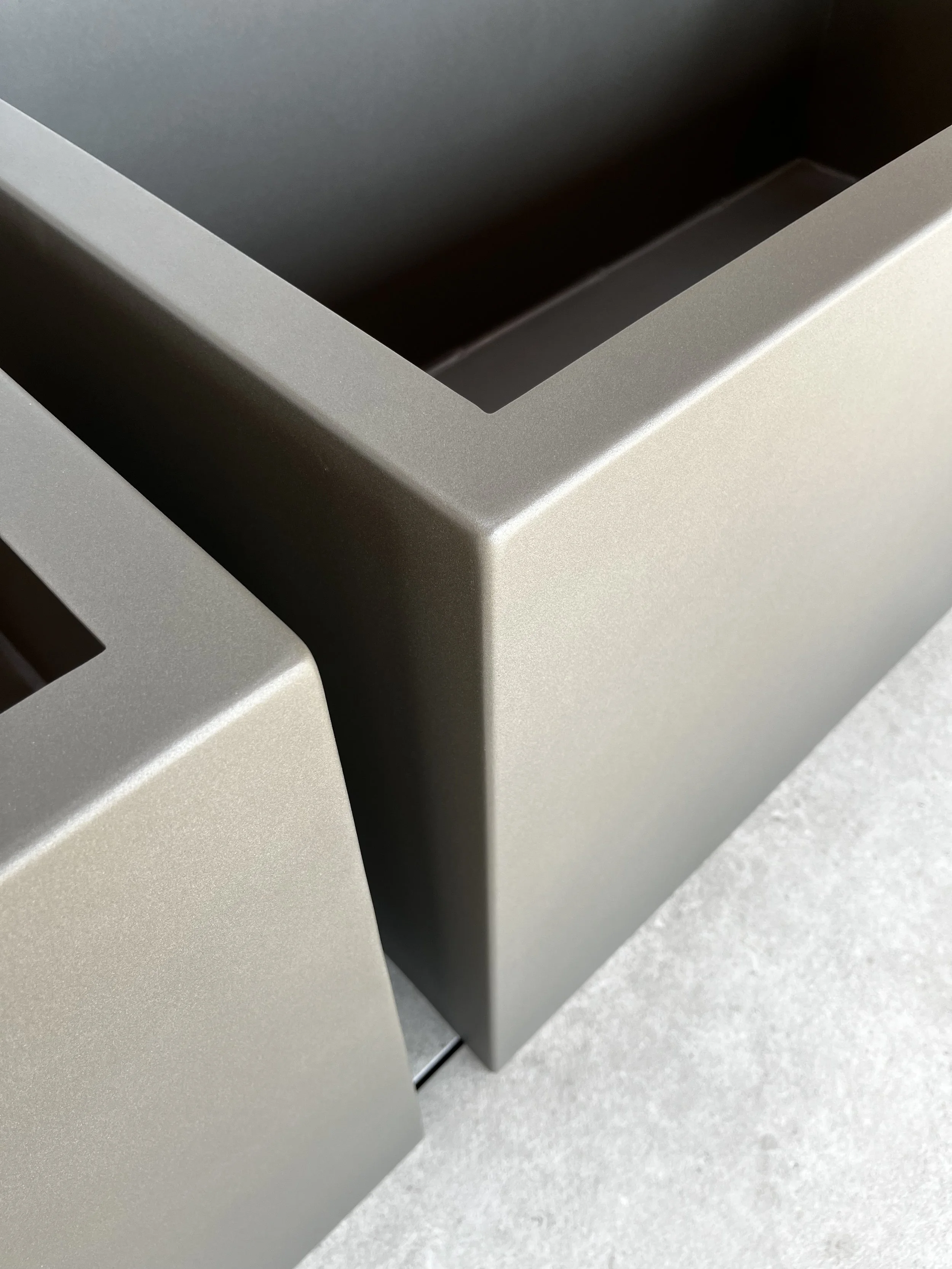 FREEMAN FABRICATION - Custom Fabrication & Furniture Design