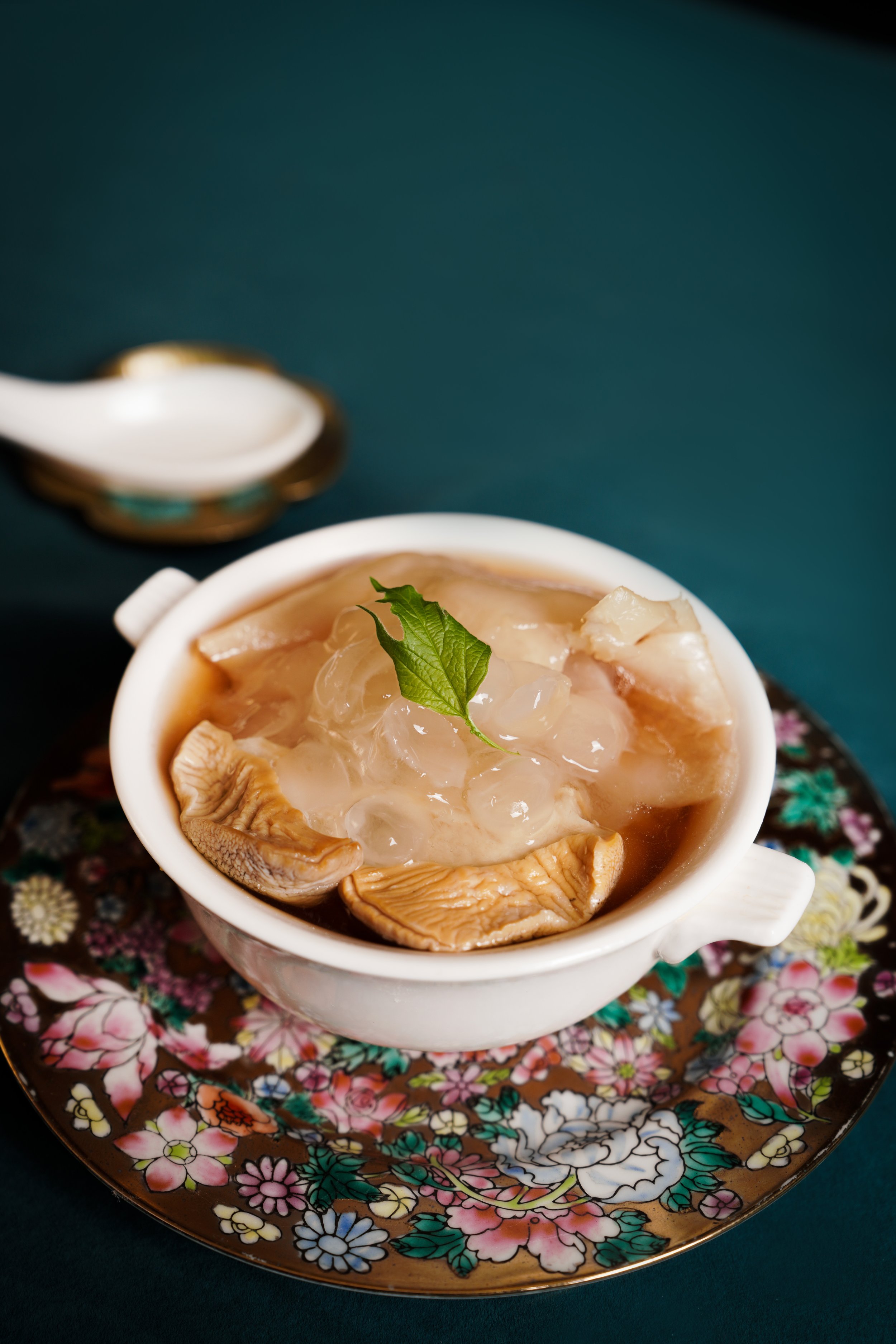 Double-boiled Snow Lotus Soup with Fish Maw and Sea Whelk 花膠響螺燉天山雪蓮.jpg