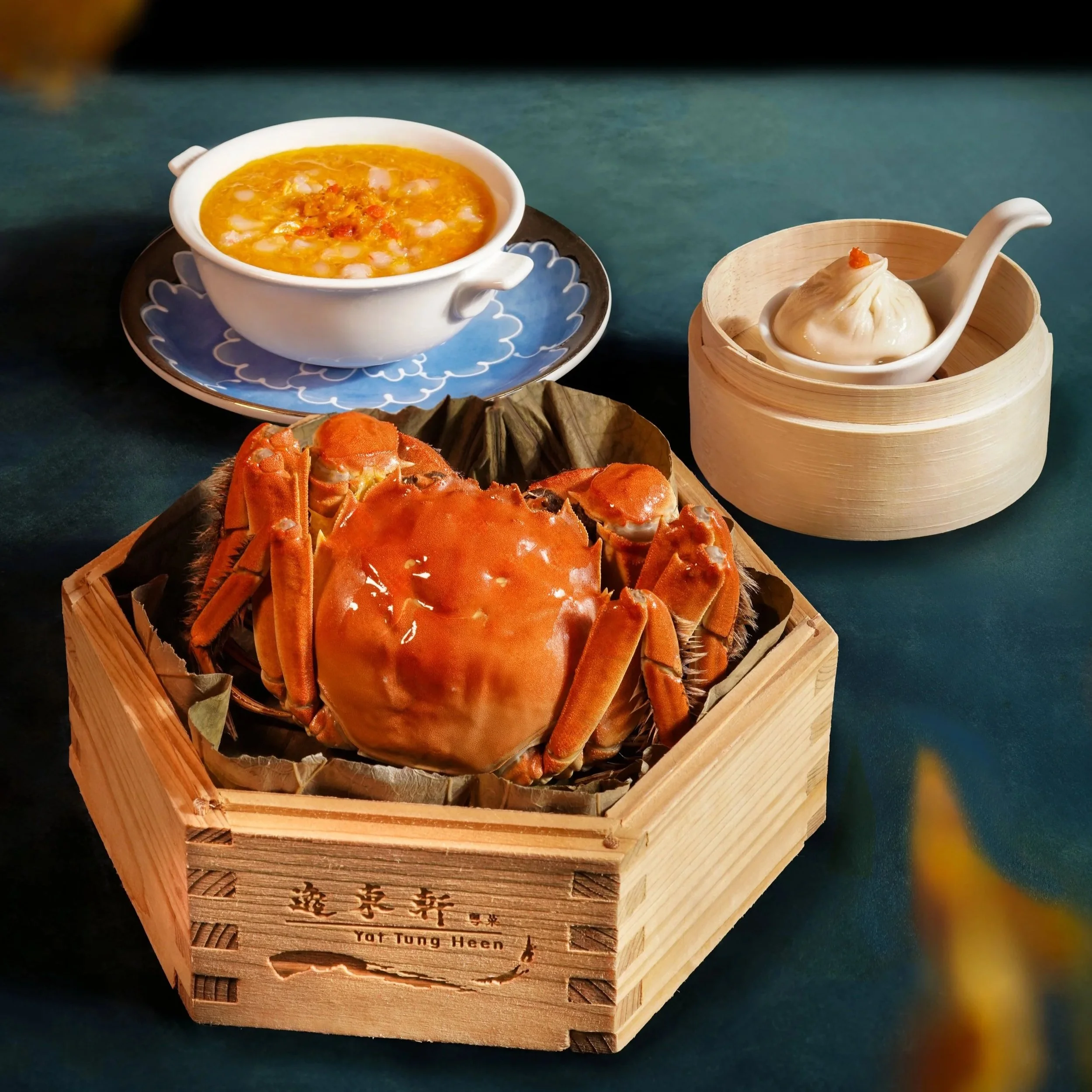 %E9%80%B8%E6%9D%B1%E8%9F%B9%E4%B8%89%E5%AF%B6+Hairy+Crab+Trio.jpg