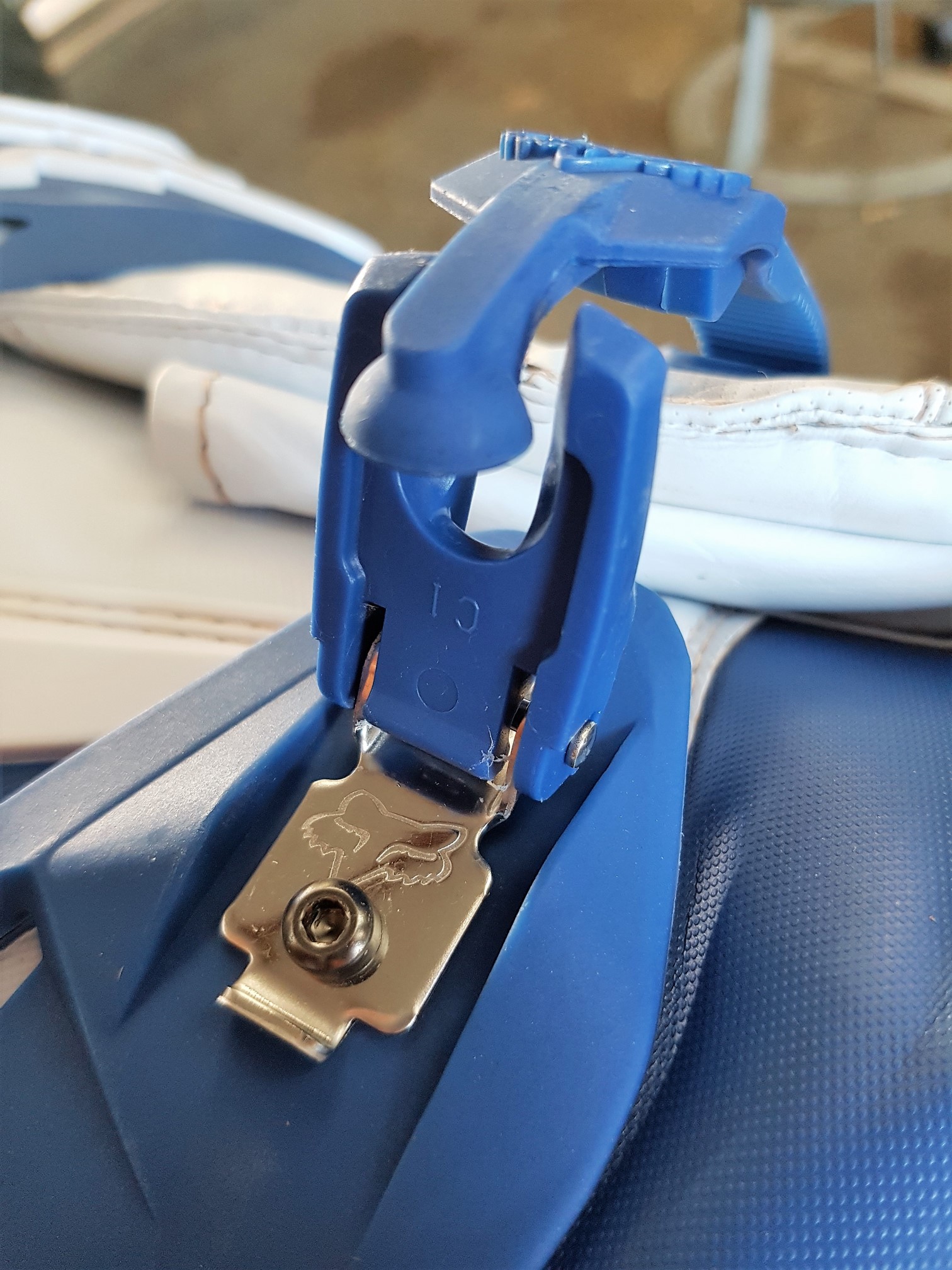 Instinct-esk buckles that are replaceable for longer shelf life