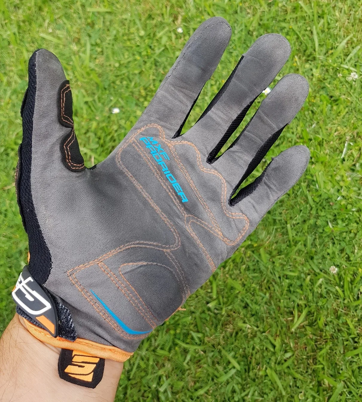 Nanofront looks thin but does a lot towards blister protection