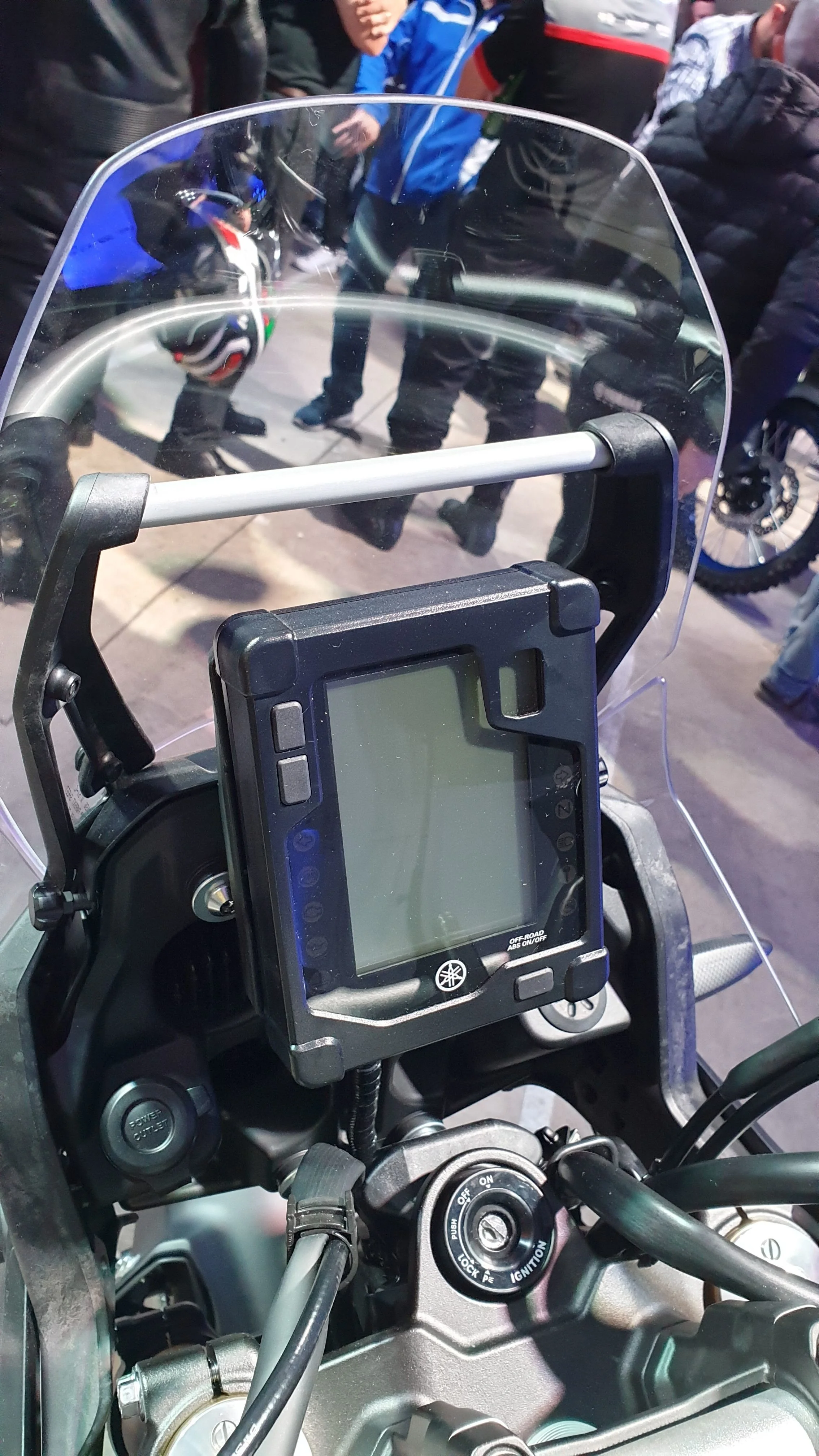 The LCD display will show you every you need and nothing you don’t. The minimal amount of extra electronics helped keep the price of the T7 to $16,999, which is very impressive.
