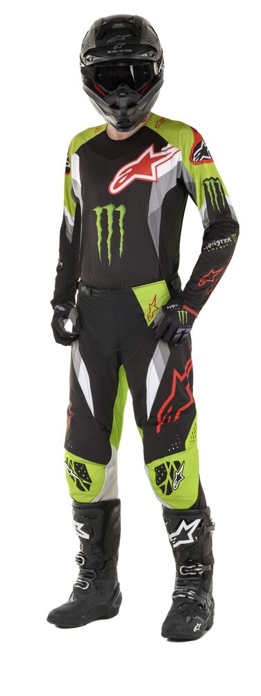 Small-Monster_ET gear_1162_FR.jpg