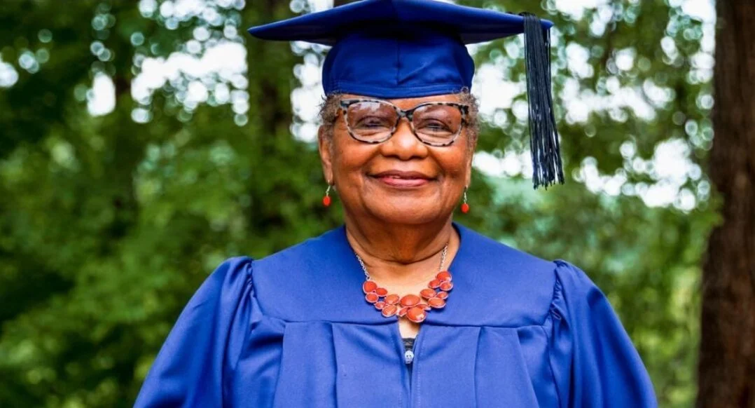 78-year-old Great Grandmother receives college degree