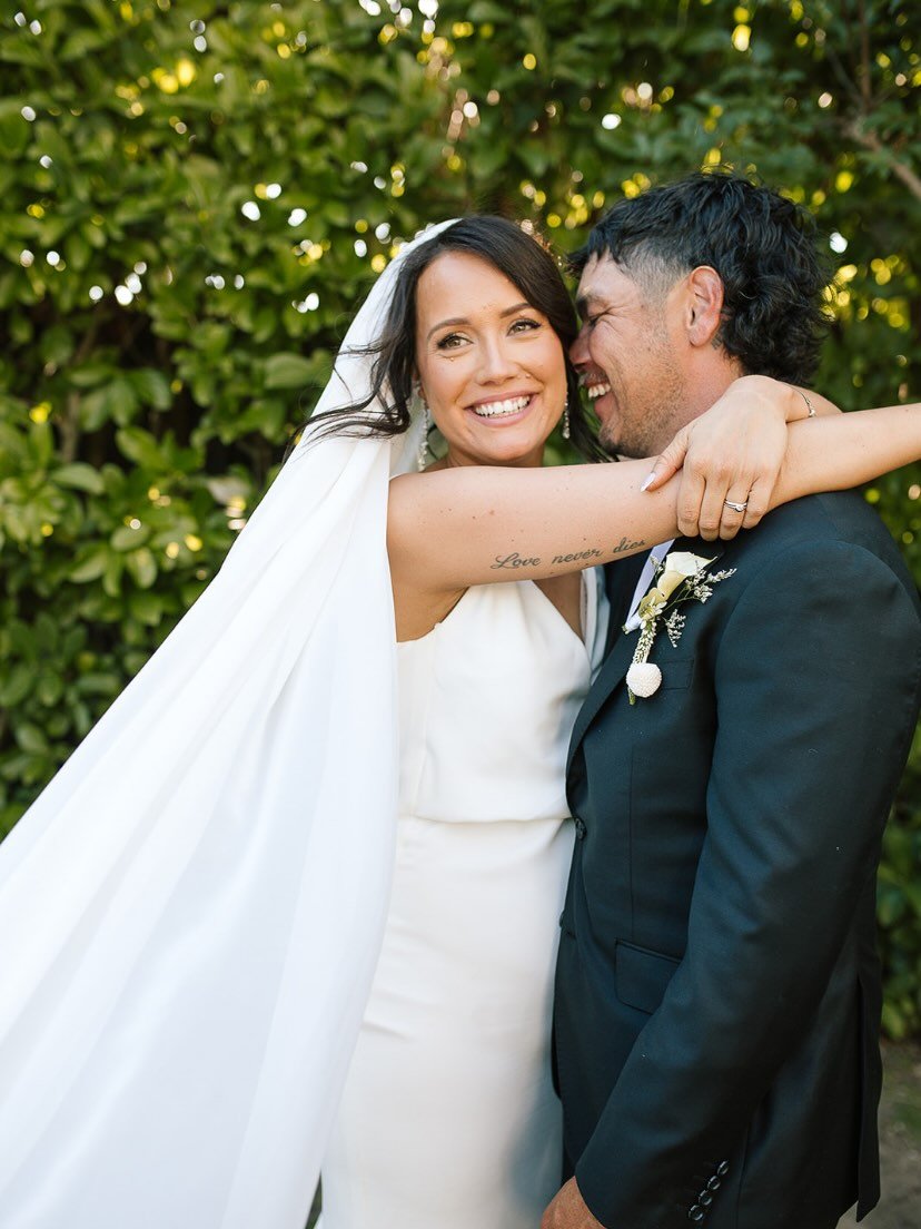 Tayla &amp; Nephen 🩷
Married at the gem that is @goingtogracelands 

@jenniferburchphotography 
@lifewithpetals_ 
@yoursocialsidekick.au 
@luke_marlin_music_ 
@hvmirrorbooth 
@makeupbysamjane