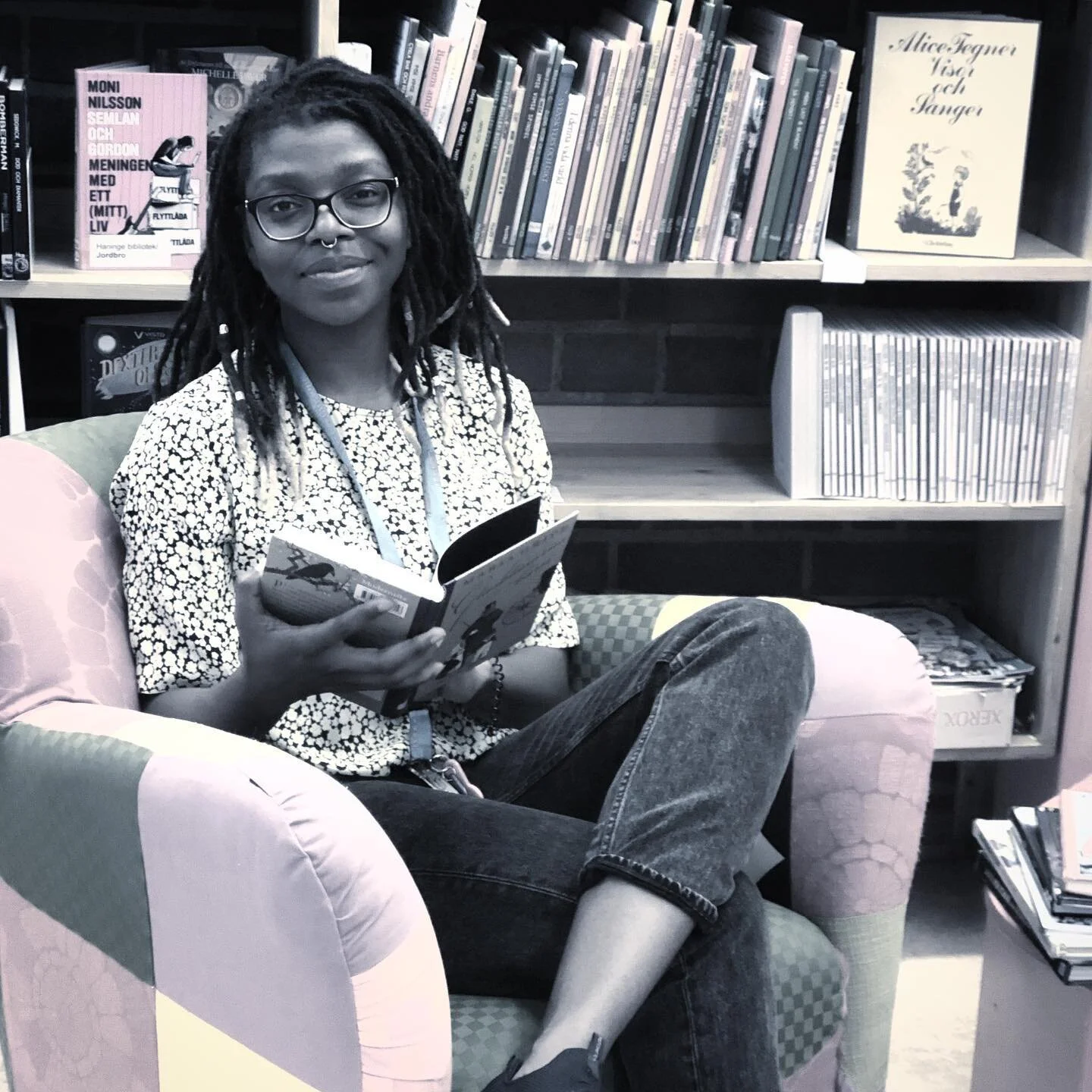 Det var s&aring; kul att jobba p&aring; @jordbro_bibliotek. Bild fr&aring;n 2019. Och nu &auml;r det nya projekt p&aring; g