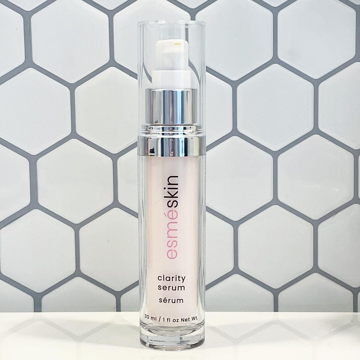 Meet one of the first products from @esme_skin - Clarity Serum 🤍

This clarifying serum contains exfoliating Lactic Acid, purifying Salicylic Acid, illuminating Azelaic Acid and Niacinamide.

Sulphur and Tomato Fruit Extracts nourish and clarify whi