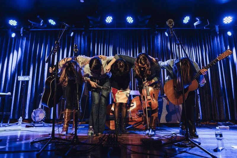 Della Mae stage.jpg