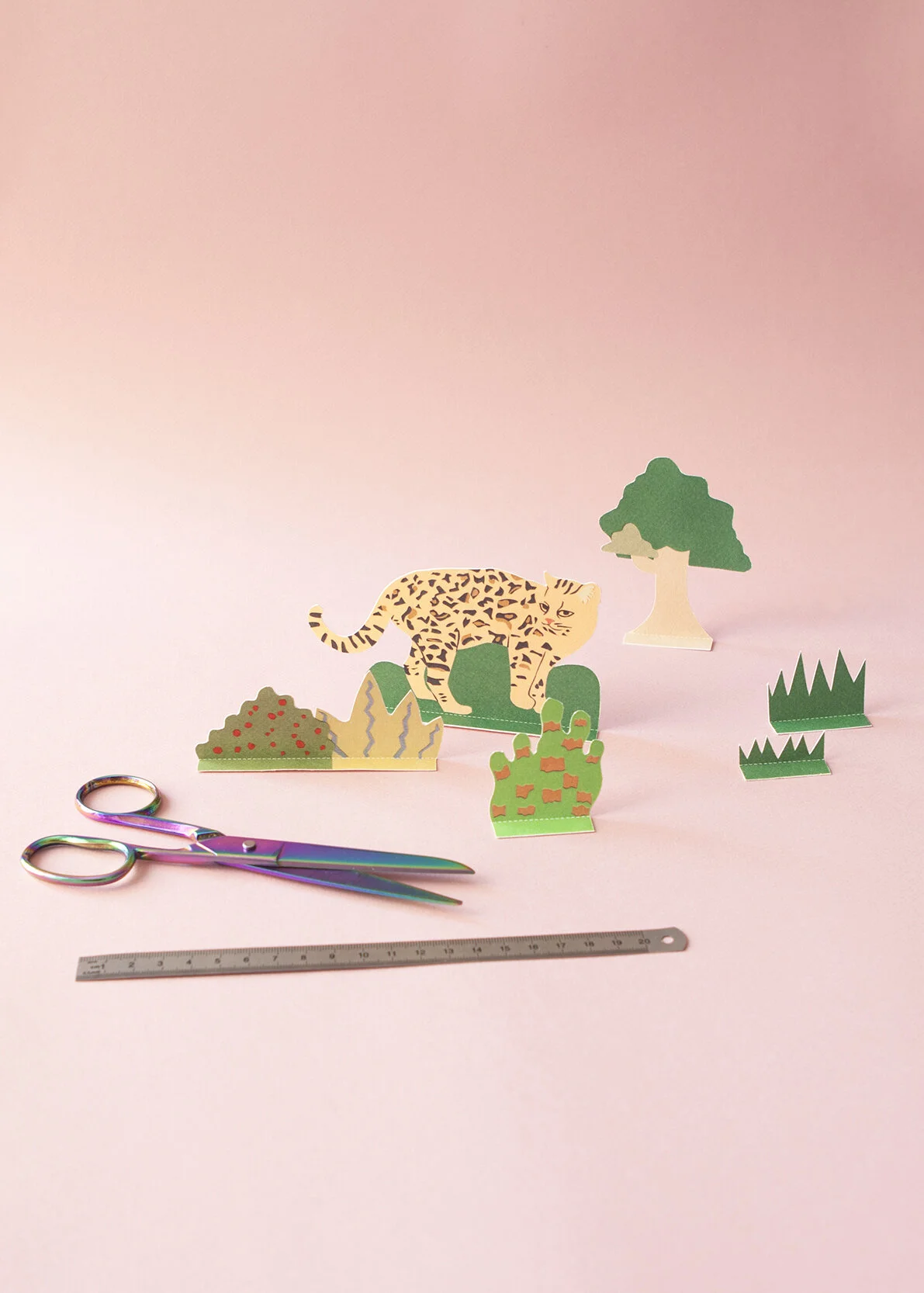 Diorama. L'oncille et son habitat - Une activité manuelle idéale pour les petit.e.s naturalistes et tou.te.s les passionné.e.s de Nature. Un DIY à faire seul.e ou en famille!