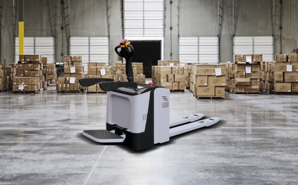pallet jacks in warehouse operation.jpg