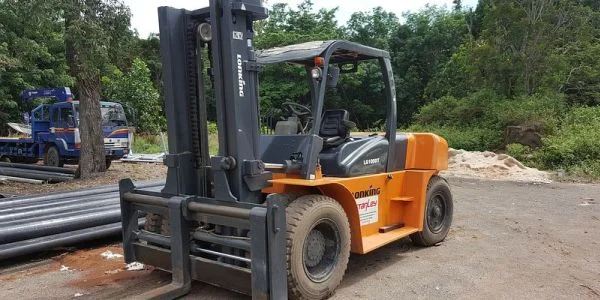 start-forklift-engine-outside.jpg