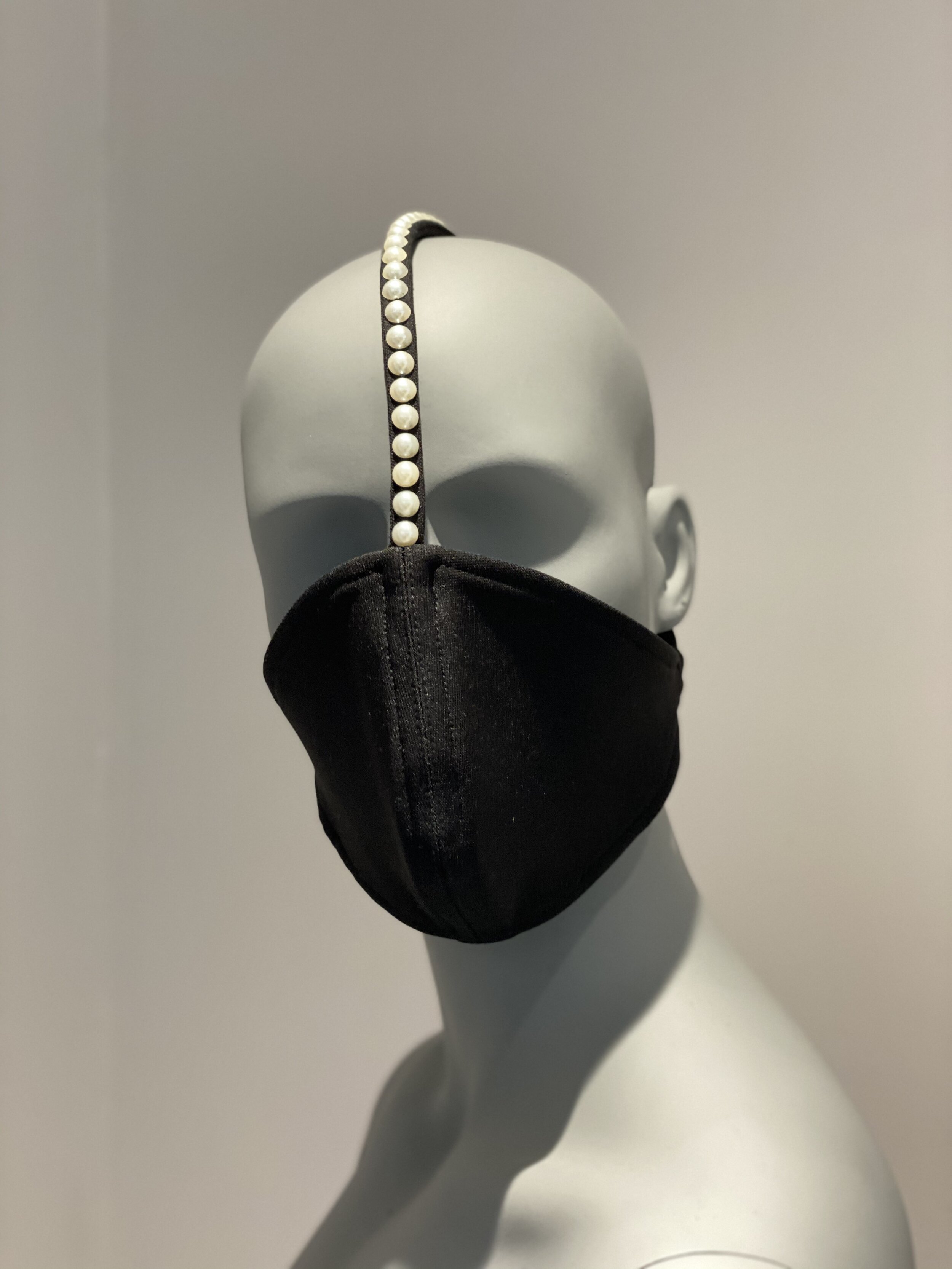 Pearl Triangle Safety Mask - DEO
