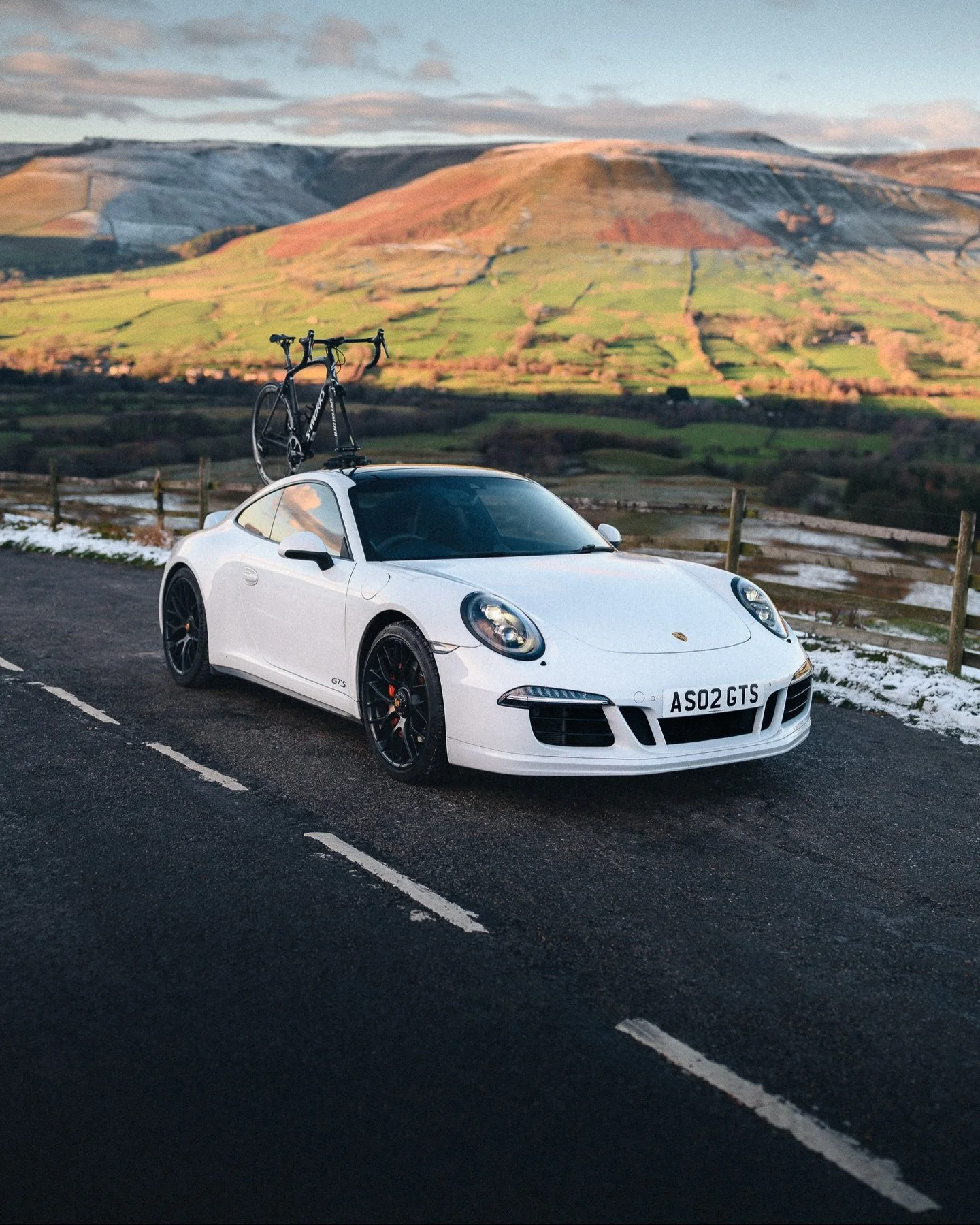 The perfect setup👌🏻

@michelinuk tyres setup both on my bike and Porsche. Such a good combination. 

The Pilot sport for me are the best all round car tyre, handles so well in both wet and dry conditions⛈️

#porsche #cycling #michelin #sunset | AD