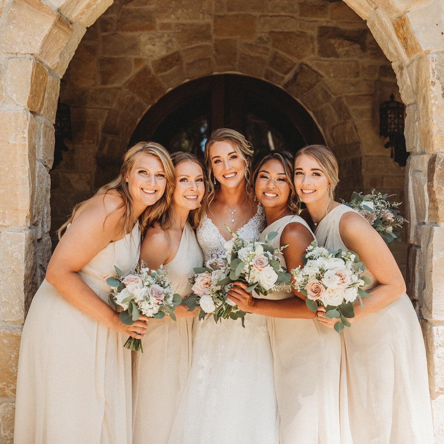 My girls ✨

Photos by the MOST AMAZING photographers: @enewbern.photography