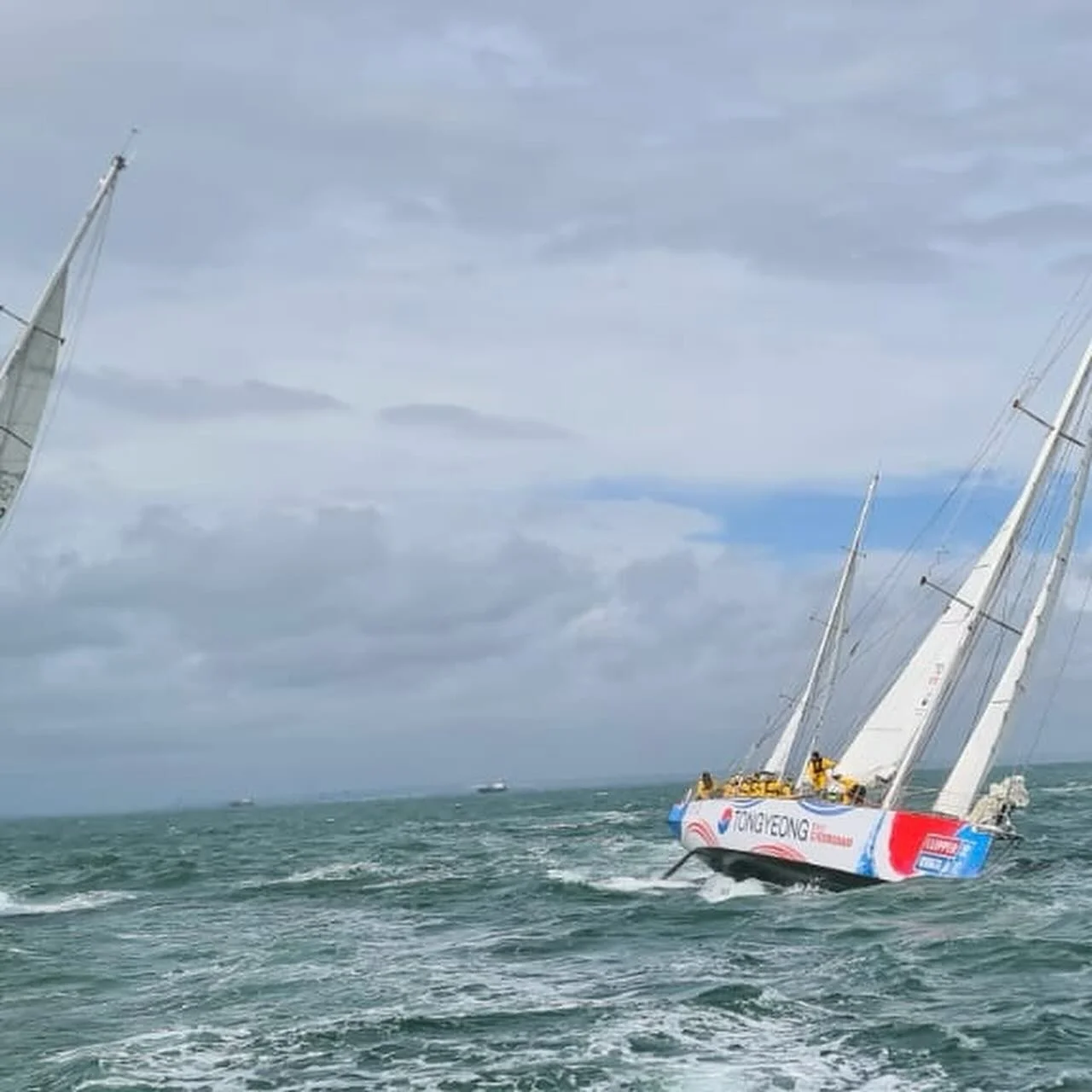 Team Tongyeong on the move from home port of Gosport to Gunwharf Quays in Portsmouth. Upon arrival we received our team colours. Two more sleeps and we head offshore for Spain.