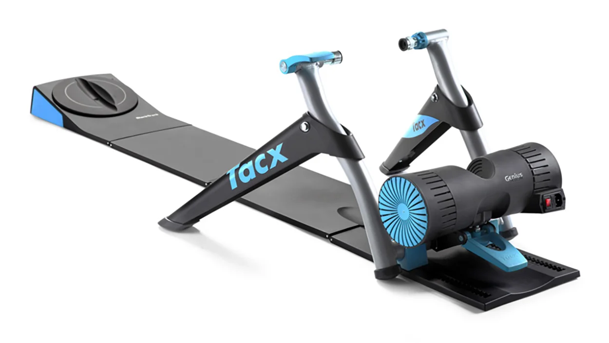  The ultimate frame further adapted to connect to the top of the range VR training system that displays the course on a tablet or laptop station for a more immersive experience . 
