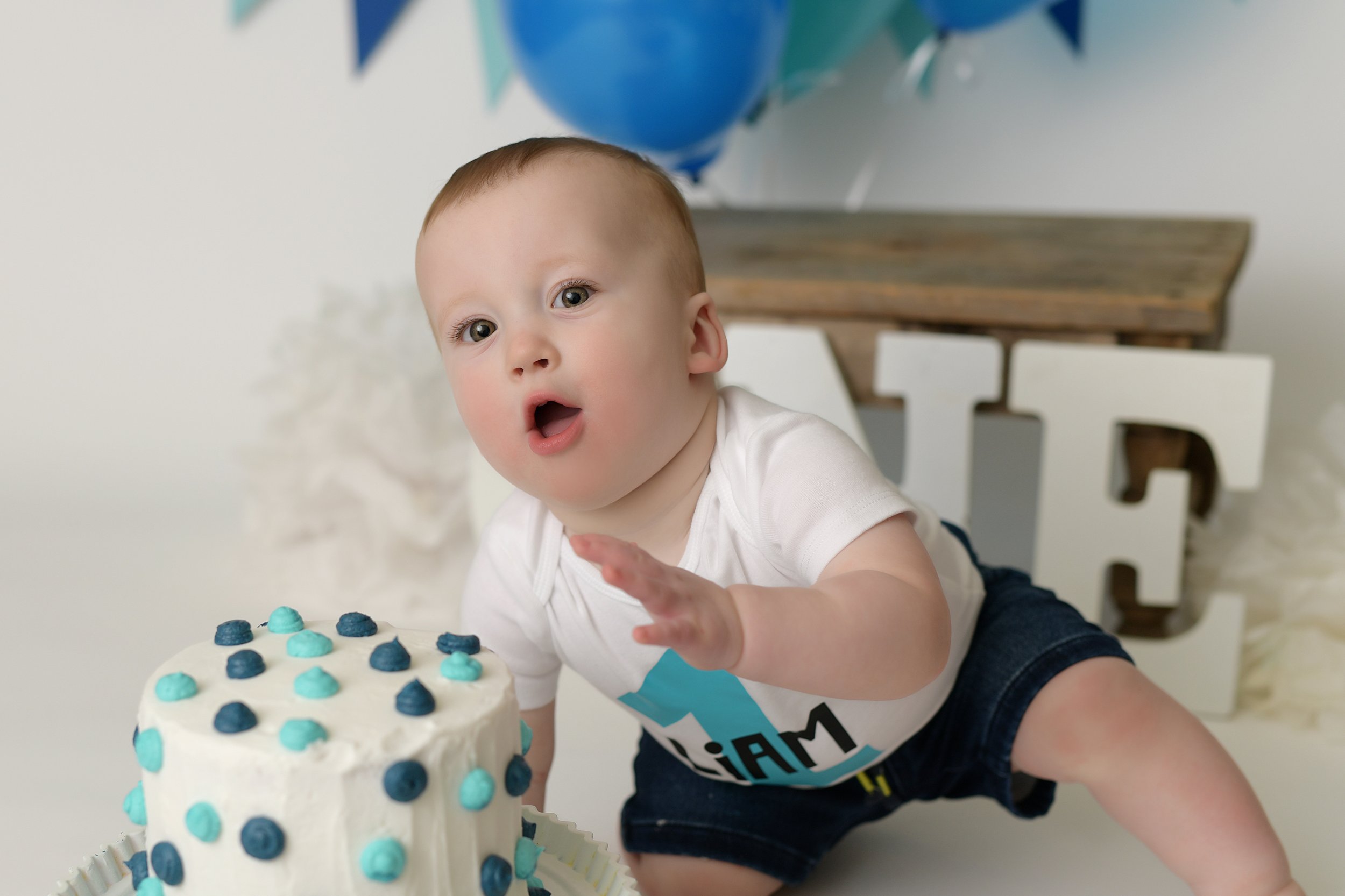 BLOG Liam Cake-6043.jpg