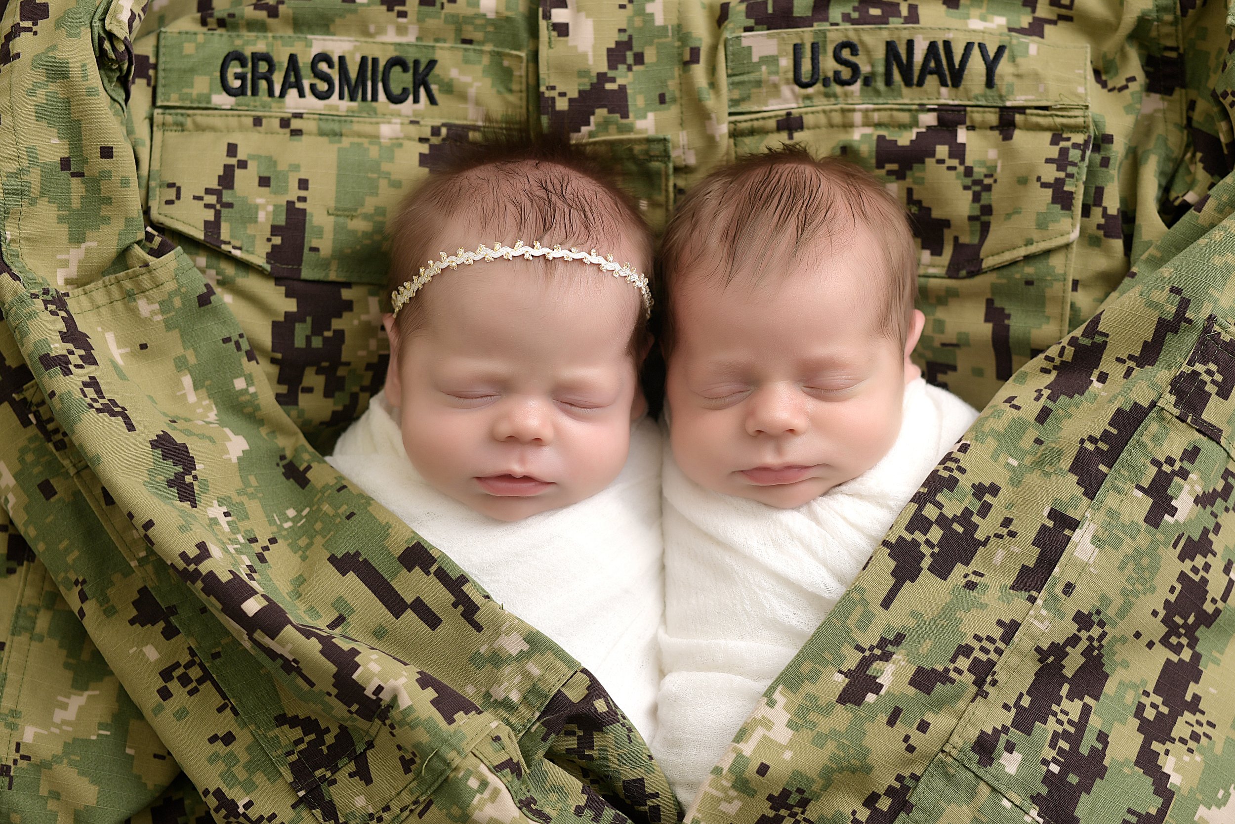 BLOG Grasmick Twins Newborn-0466.jpg