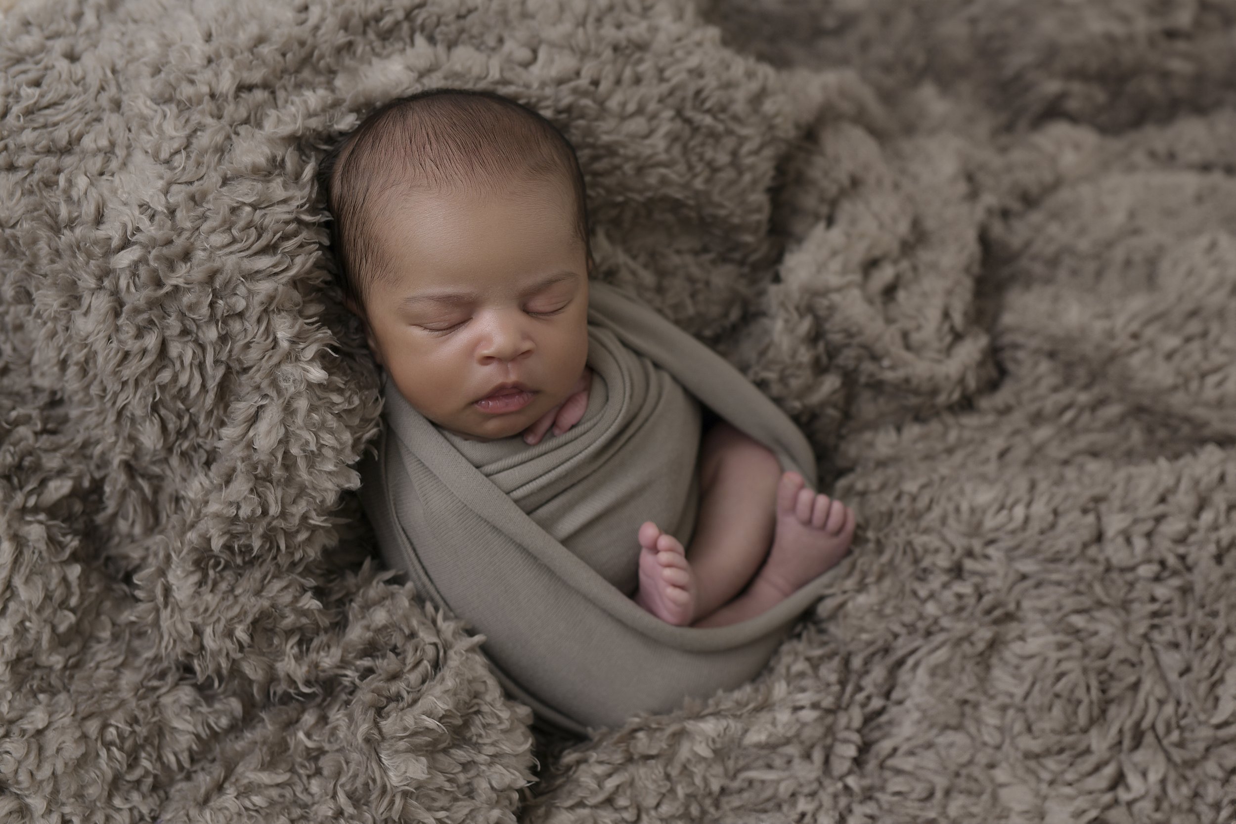 BLOG Isaiah Newborn-2238.jpg