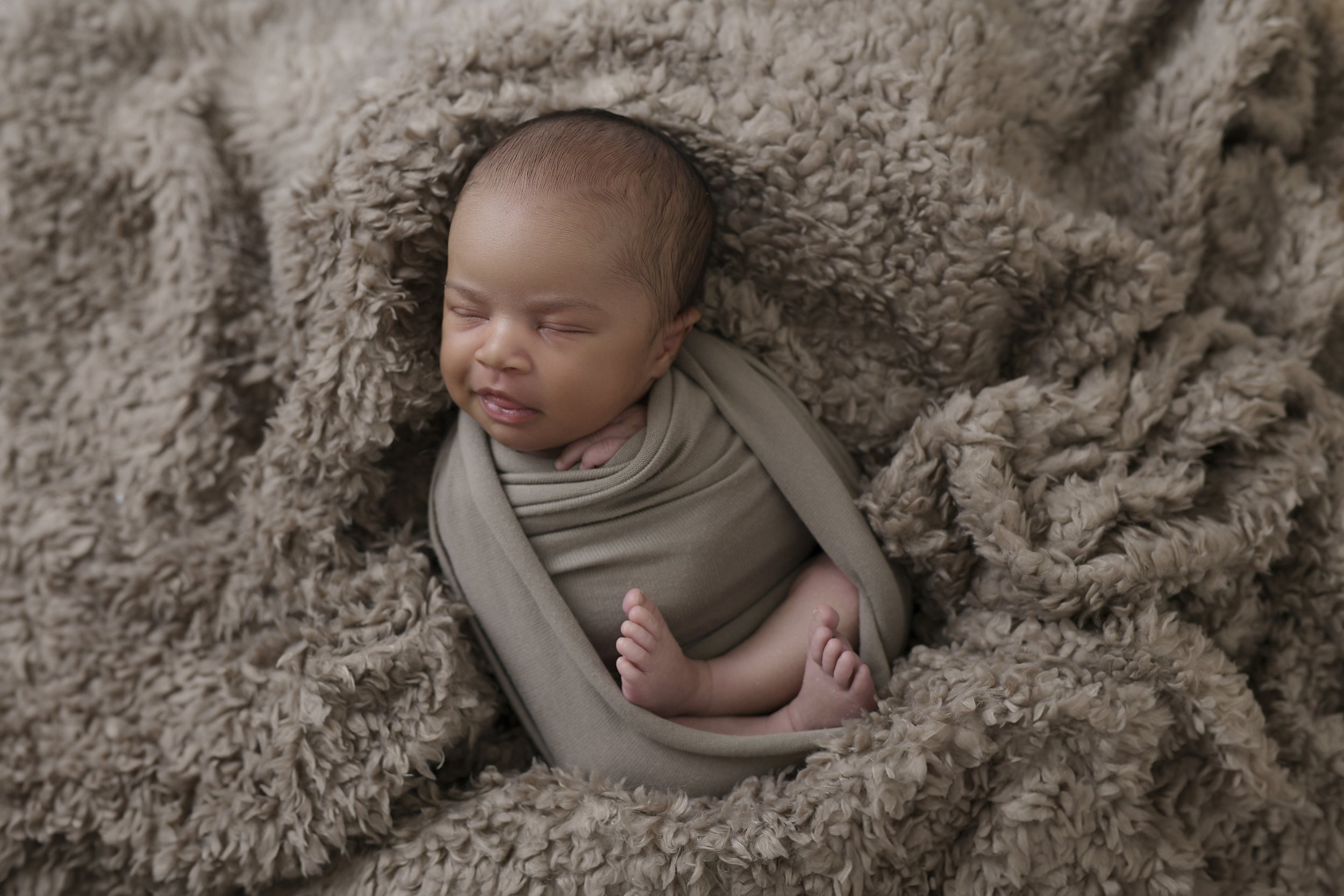 BLOG Isaiah Newborn-2241.jpg