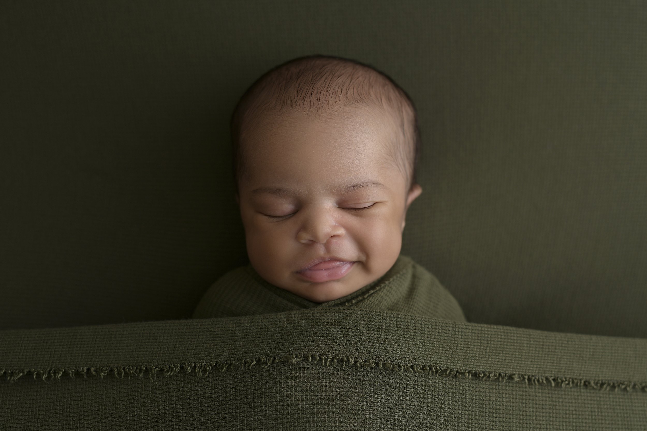 BLOG Isaiah Newborn-2318.jpg