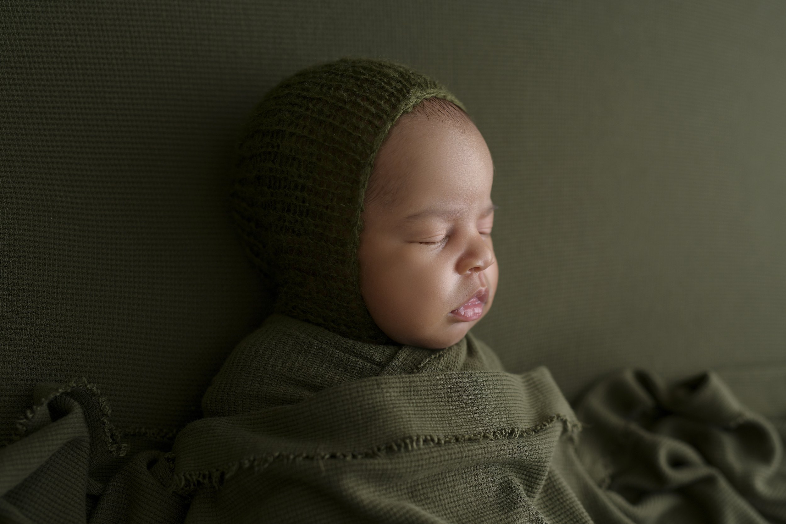 BLOG Isaiah Newborn-2330.jpg