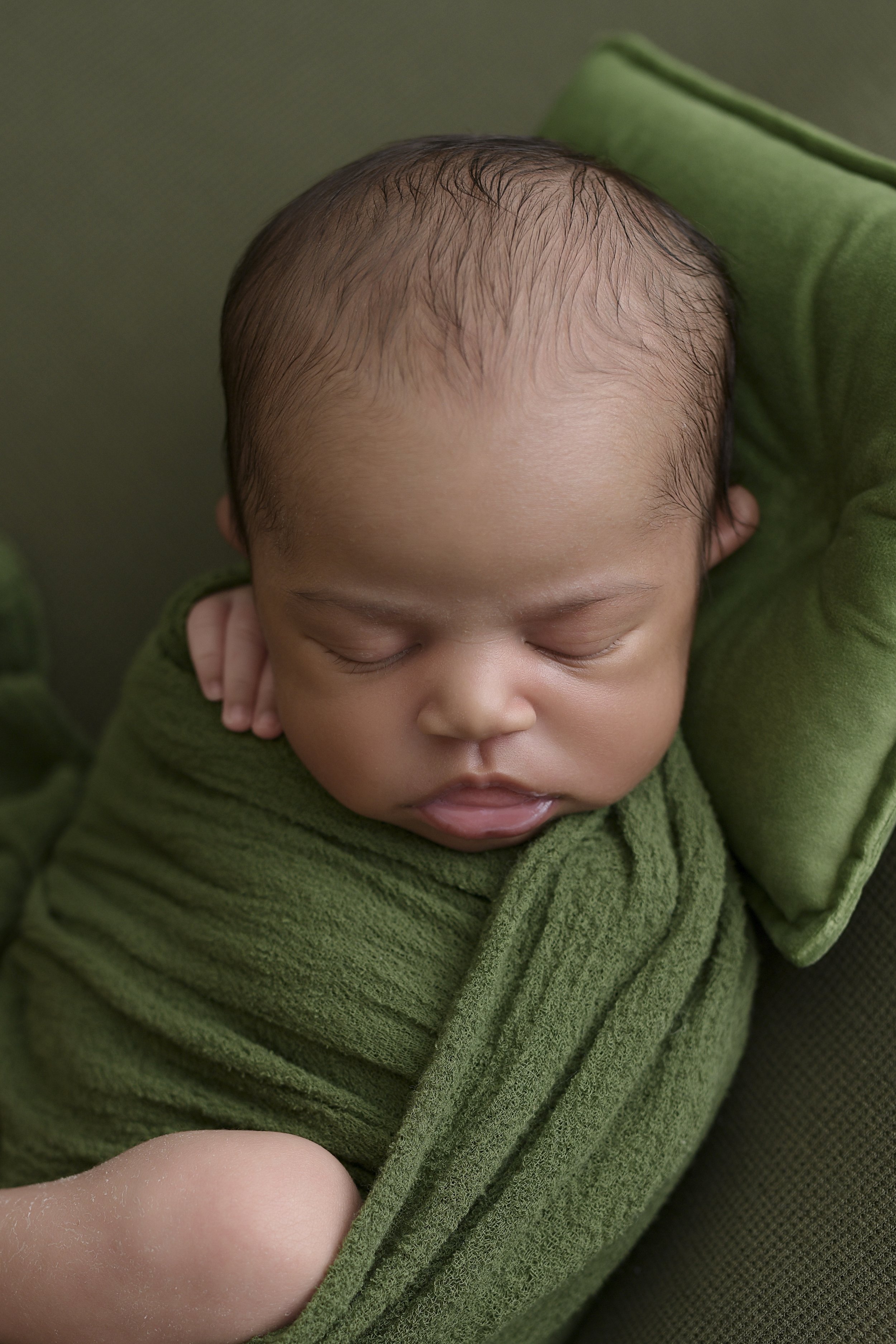 BLOG Isaiah Newborn-2354.jpg