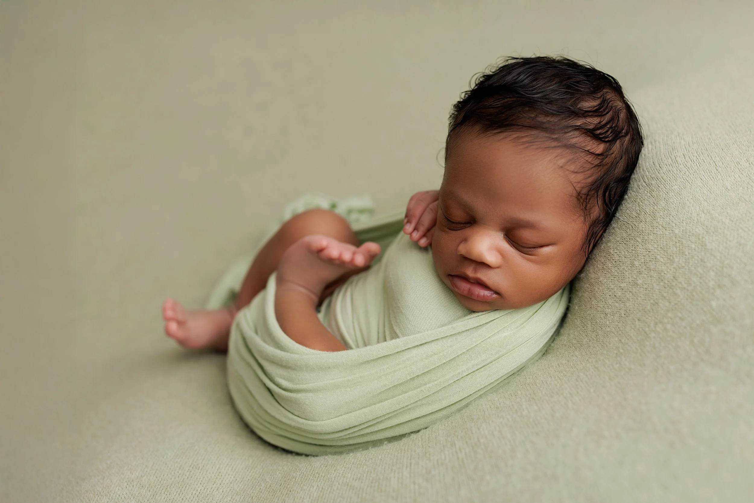 CJ Newborn BLOG-5.jpg