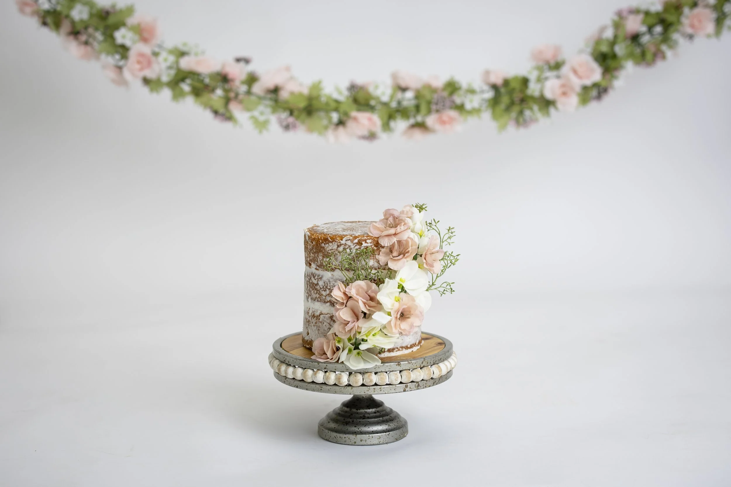 BLOG Scarlett Cake-1.jpg