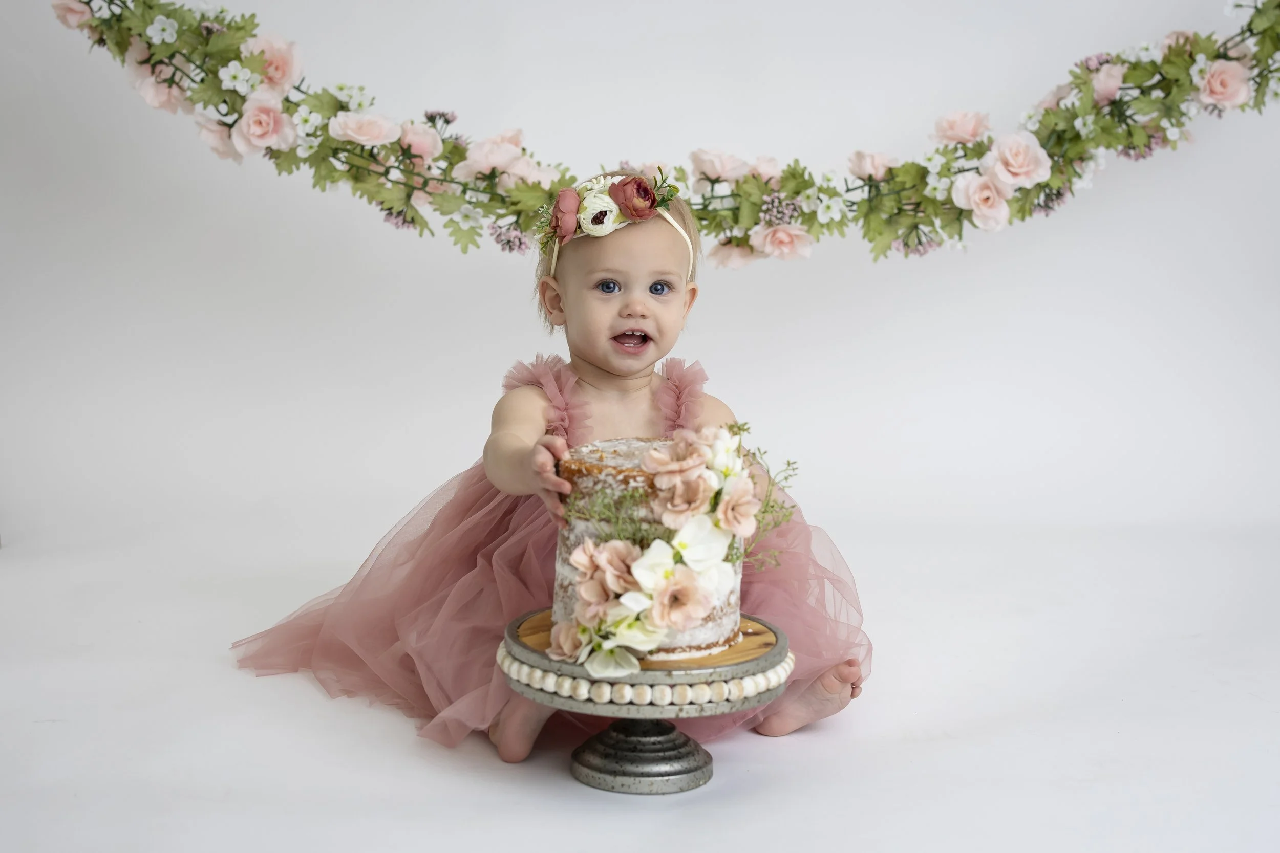 BLOG Scarlett Cake-15.jpg